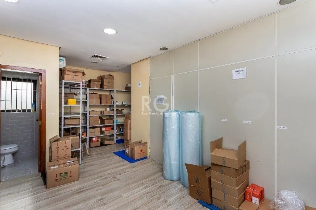 Imagem Loja Comercial na Av Cristóvão Colombo