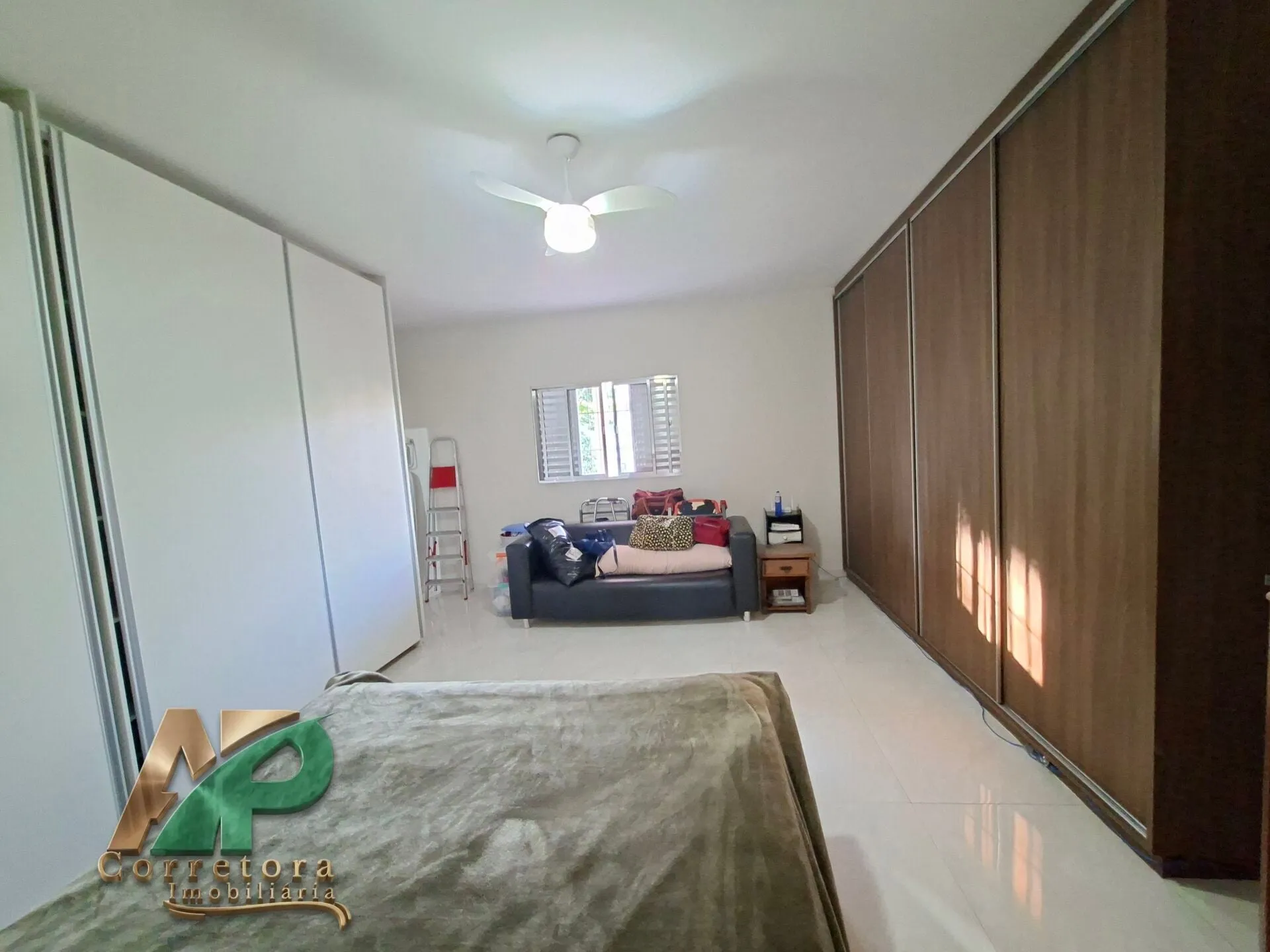 Imagem Sobrado Amplo com 208m² no Jardim Saporito Taboão da Serra
