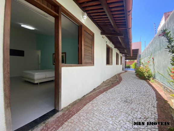 Imagem Casa com 9 Quartos à Venda, 500 m² em Praia do Presídio - Aquiraz
