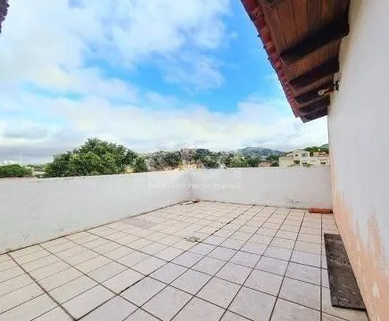 Imagem Casa de 388m² com 3 quartos.