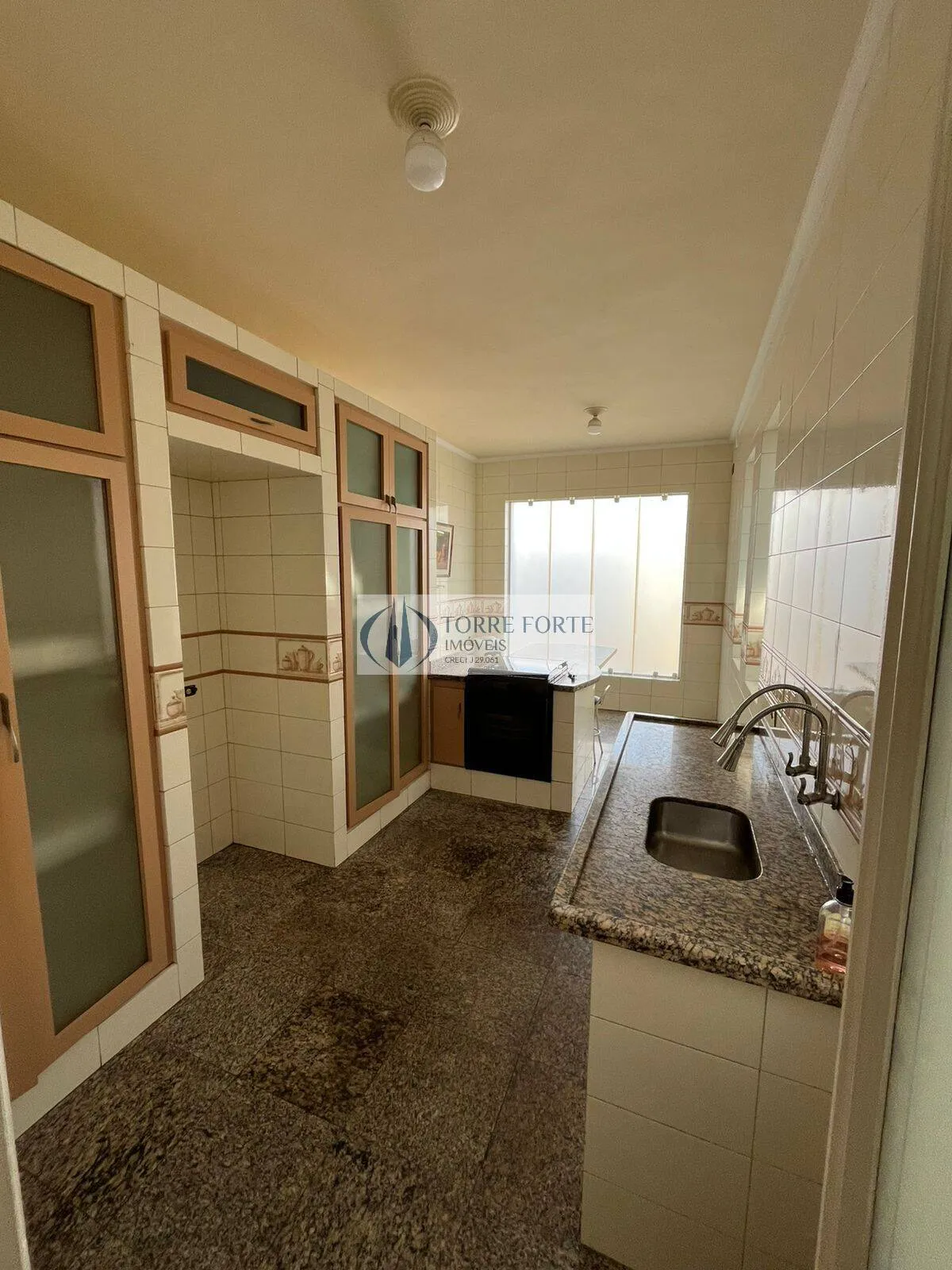 Imagem Maravilhoso sobrado com 400m² 3 dormitórios sendo 2 suítes 4 vagas, piscina