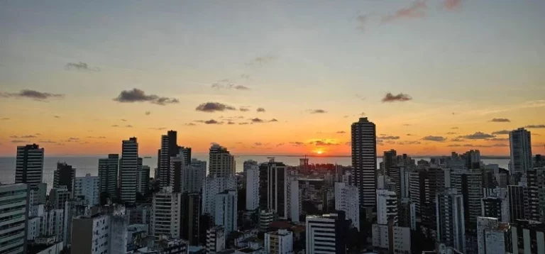 Imagem A 5ª Avenida Imóveis selecionou esse belíssimo apt. no Mansão Giovanni Bellini, Jardim Apipema: 3/4, suite + Gabinete 162m² + 3 garagens + Lazer