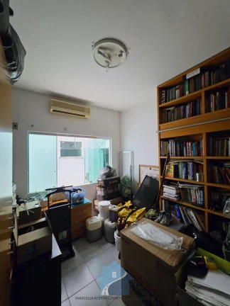 Imagem CASA NO CONDOMÍNIO MURICI - PARQUE 10 DE NOVEMBRO