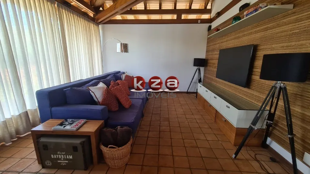 Imagem Imponente mansão de luxo no Condomínio Quinta do Lago em Avaré-SP: 6 quartos, 6 suítes, 4 salas, 8 banheiros, 10 vagas de garagem, 1.096m² de área.