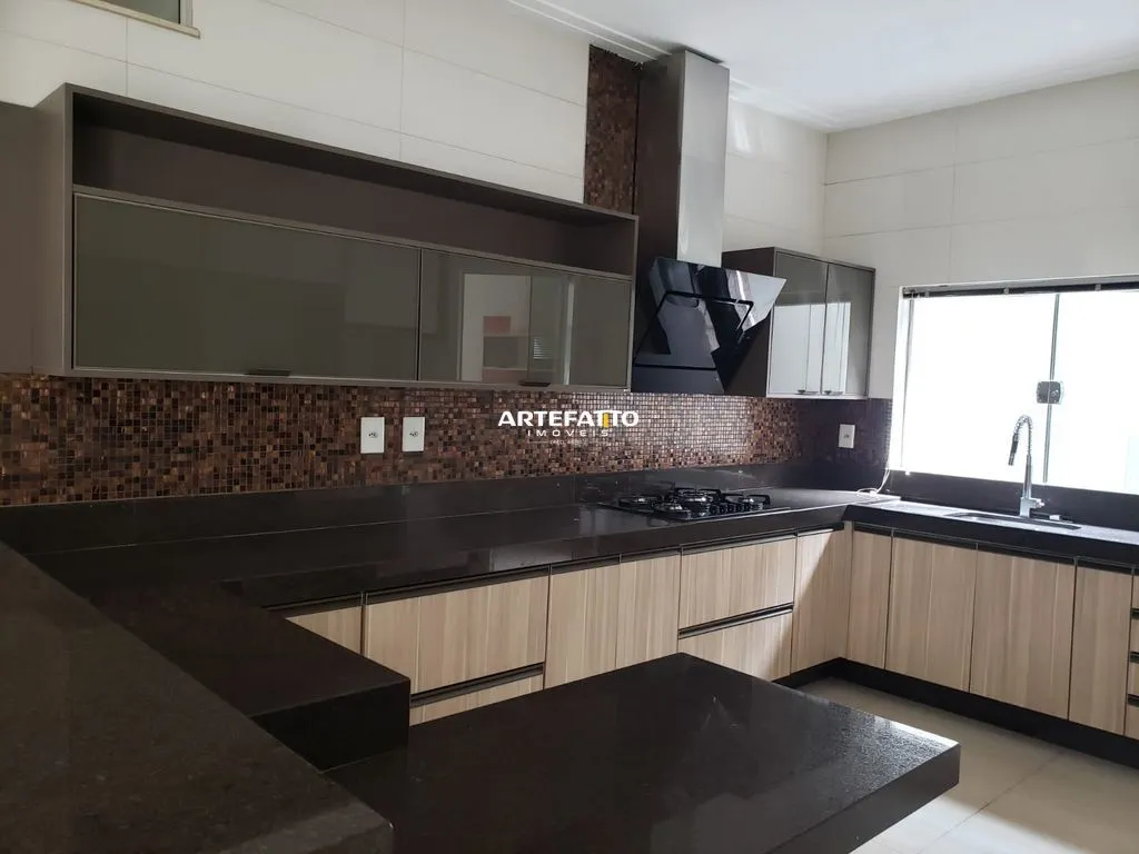 Foto do imóvel Casa à venda em Franca, Jardim Piratininga, com 4 quartos, 217m2 em Avenida Hugo Betarello