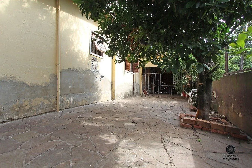 Imagem Casa para Venda - 150m², 2 dormitórios, 2 vagas - Nonoai
