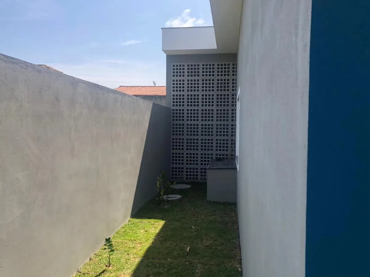 Imagem Casa em Condomínio para Venda em Cabo Frio / RJ no bairro Peró