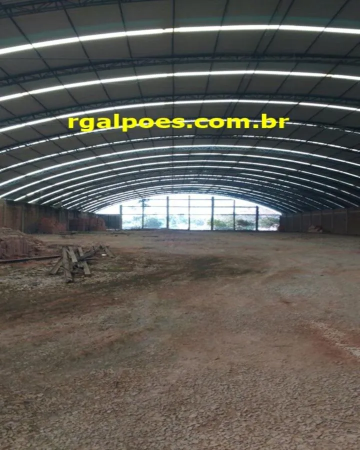 Galpão para Locação em ITABORAÍ, Centro, 2 banheiros