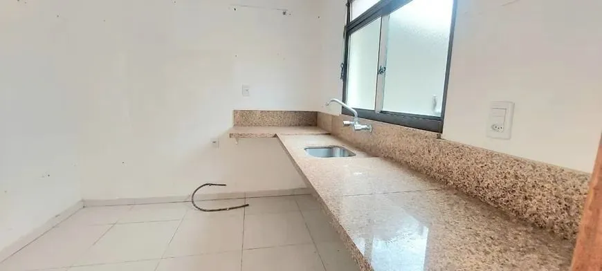 Imagem Casa em condomínio com 3 dormitórios, suíte, sótão e lazer completo - 106m²