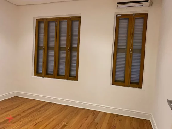 Imagem Casa comercial para locação em São Paulo-SP, bairro Pinheiros: 2 quartos, 2 salas, 2 banheiros, 1 vaga, 110m². Confira!