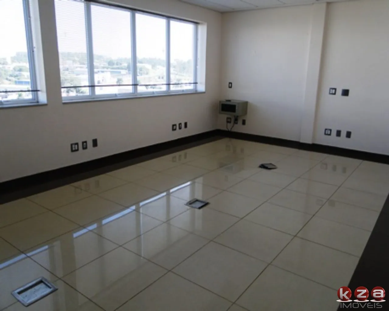 Imagem Galpão Industrial com 6 Salas e 25 Vagas em Valinhos-SP - Oferta Imbatível no Bairro Chácaras São Bento!