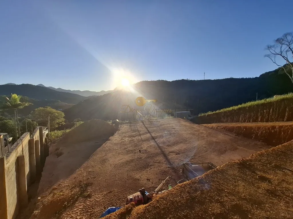 Imagem Terreno em Condomínio para Venda em Teresópolis / RJ no bairro Prata