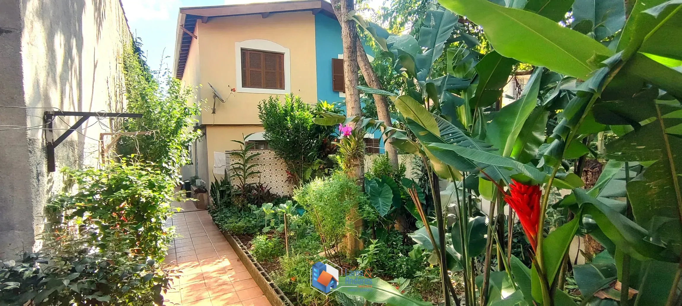 Imagem SOBRADO COM 250 M², 3 DORMS (1 SUÍTE), ARMÁRIOS NA COZINHA E NOS DORMS, EDÍCULA REFORMADA COM BANHEIRO E VGA PARA 2 CARROS, BROOKLIN, SÃO PAULO, SP