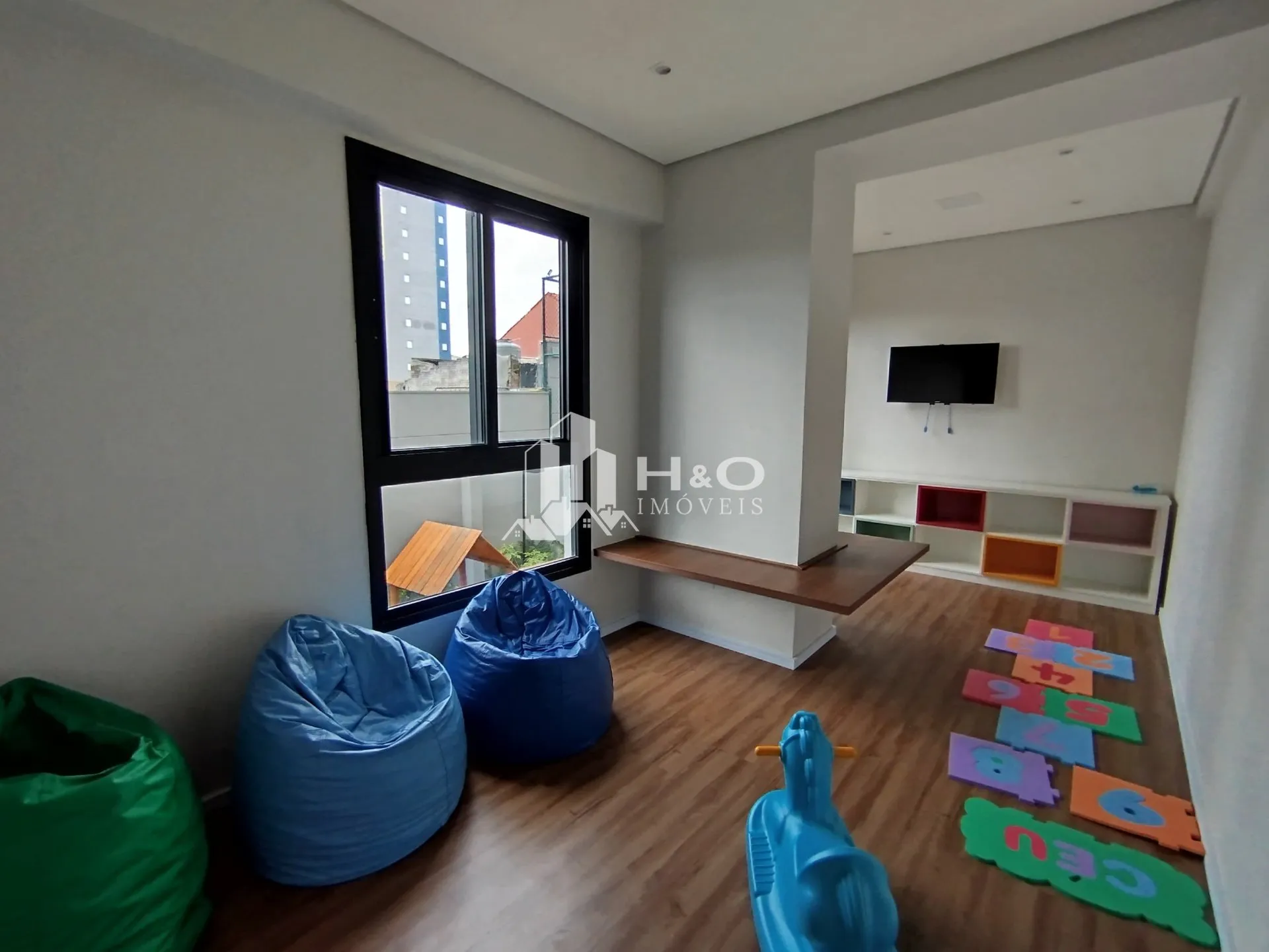 Imagem Oportunidade, Apartamento à venda no ARTUR ALVIM possui 40 metros quadrados com 2 quartos e uma vaga de garagem.