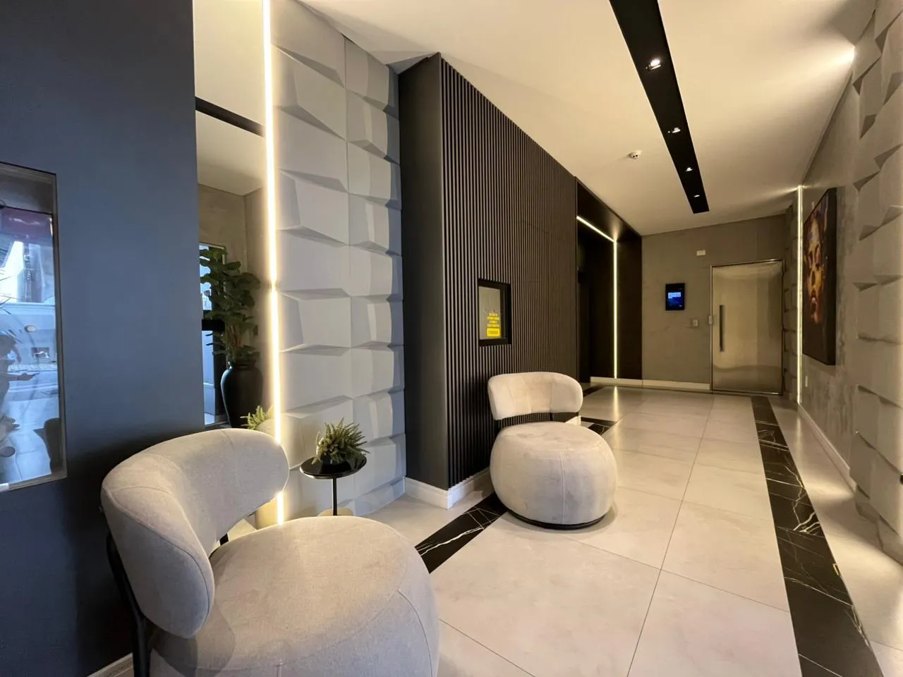 Imagem Apartamento com vista para o mar à venda com 68m2 por R$ 996.600,00