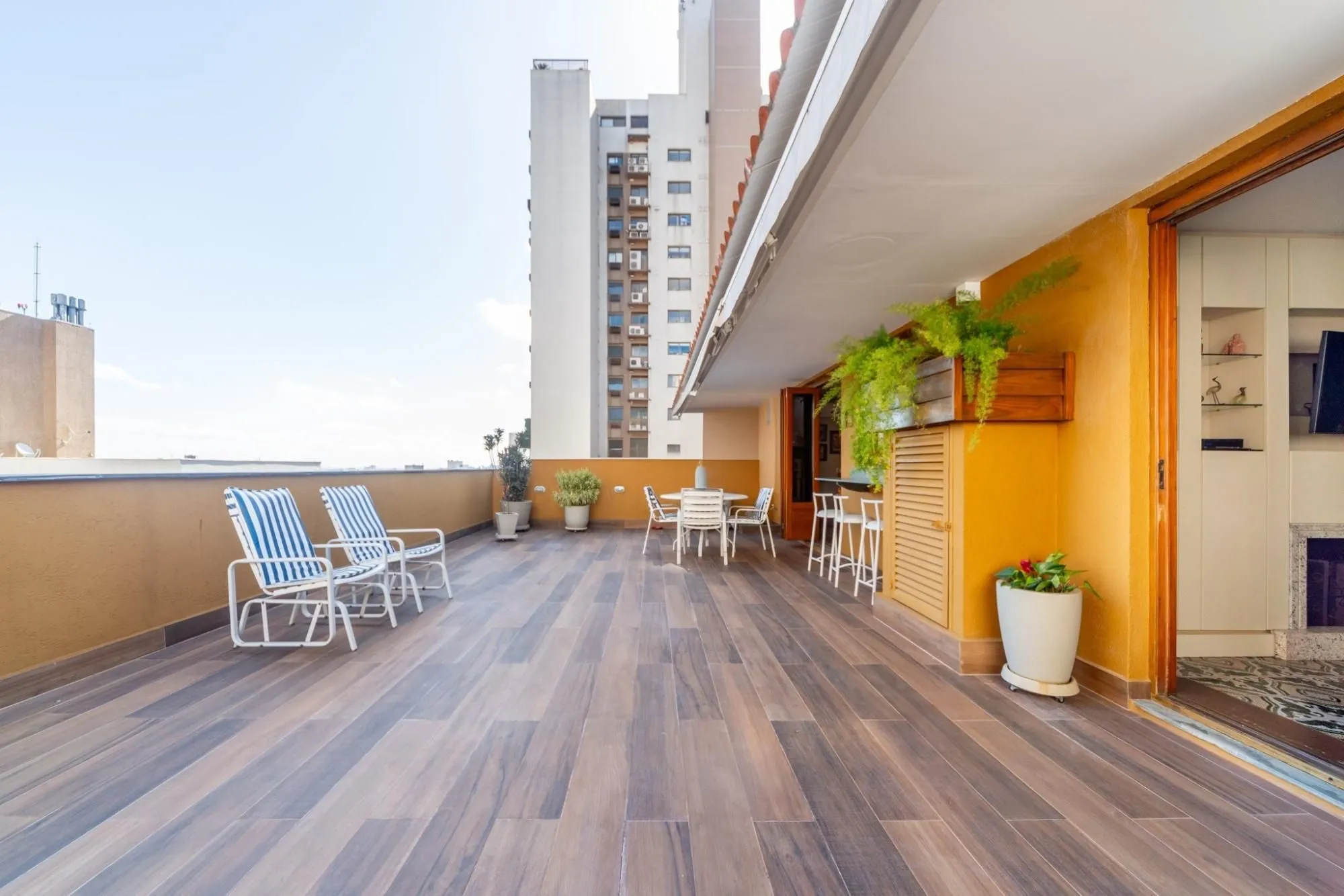 Imagem Cobertura com 206m², 3 dorm, Petrópolis e 2 vagas