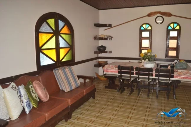 Foto do imóvel Livre para Ano Novo, de 2023 Casa de esquina na Praia das Toninhas com 3 suites e Churrasqueira.
