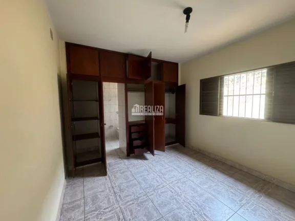 Imagem Casa de 3 dormitórios à venda no bairro Fabrício em Uberaba