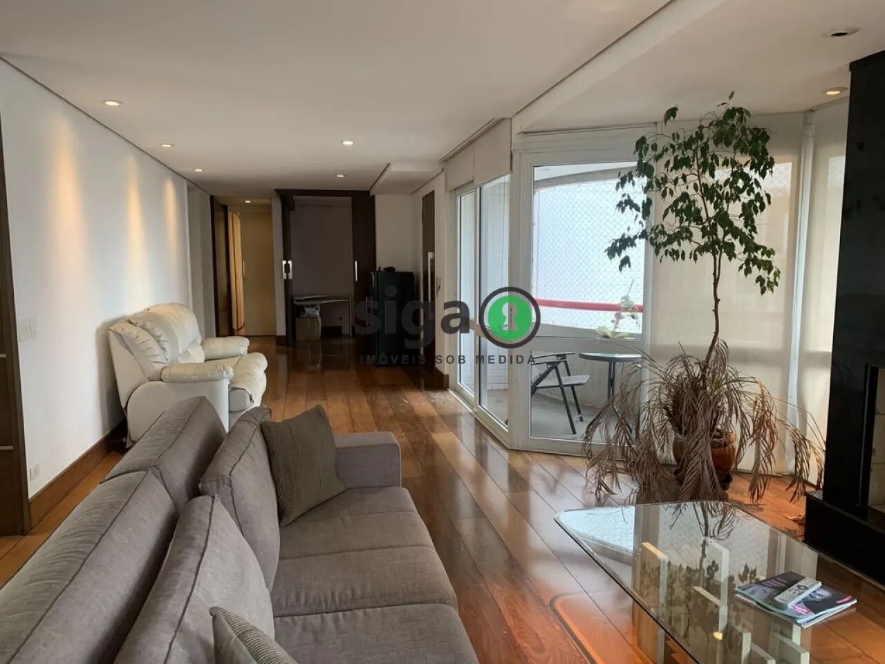 Imagem VENDE na Vila Andrade (Região do Morumbi) Apartamento com 3 quartos suítes e 4 Vagas + Depósito