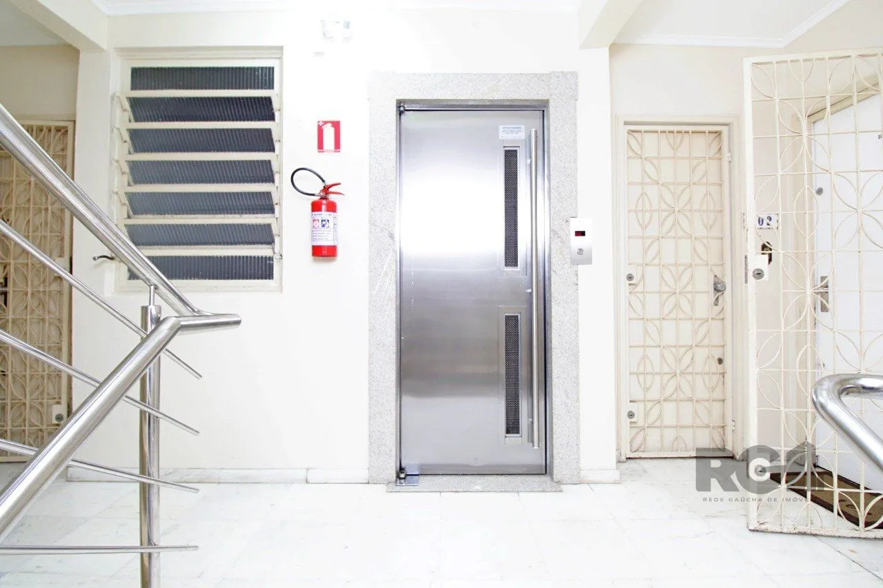 Imagem Venda Apartamento de três dormitórios, 01 vaga de garagem, com elevador