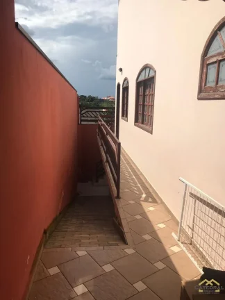 Imagem Sobrado com 03 dormitórios à Venda por R$650.000,00 - Parque Cidade Jardim II - Jundiaí/SP