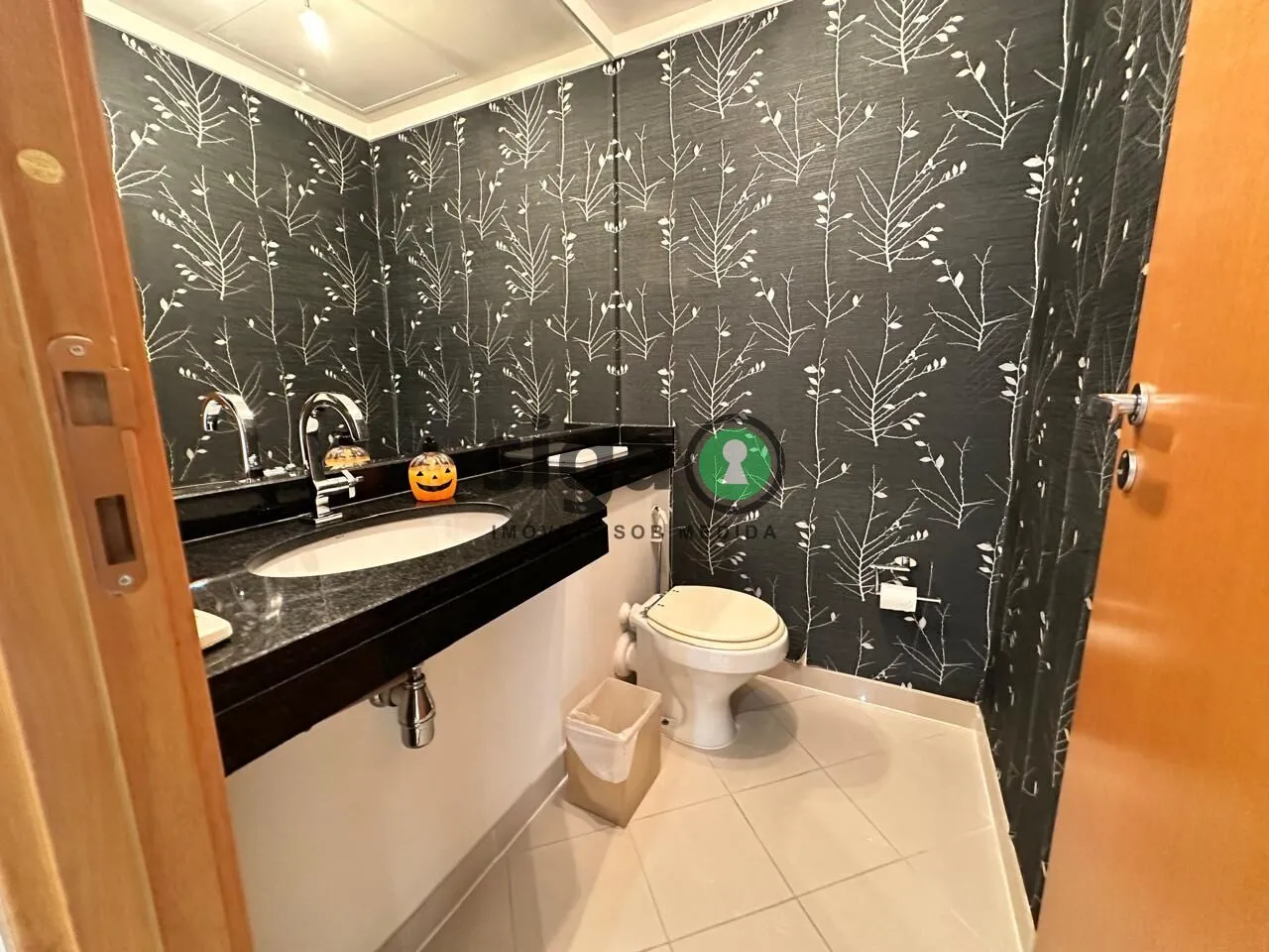 Imagem LINDO APTO 218M 3 SUITES MUITO AMPLO