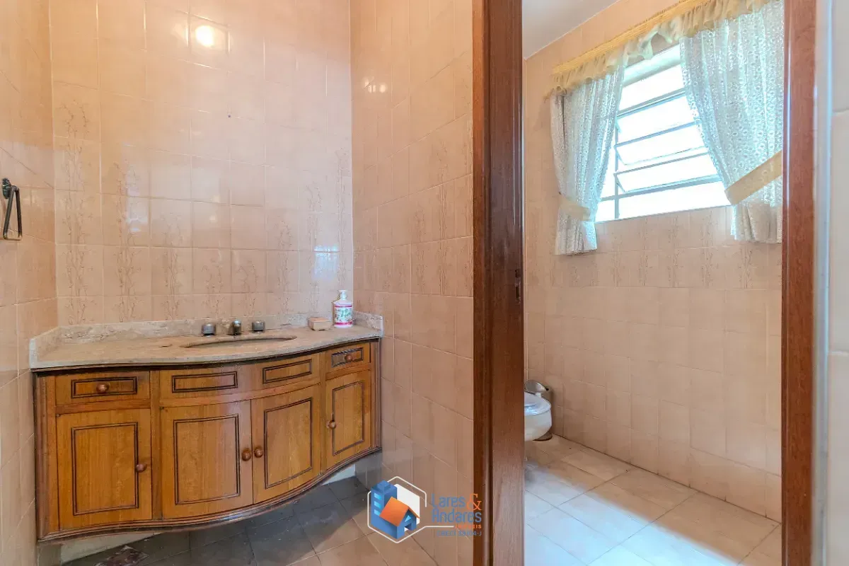 Imagem Casa para venda em Brooklin Paulista com 3 quartos, sendo 1 suíte, 500m²