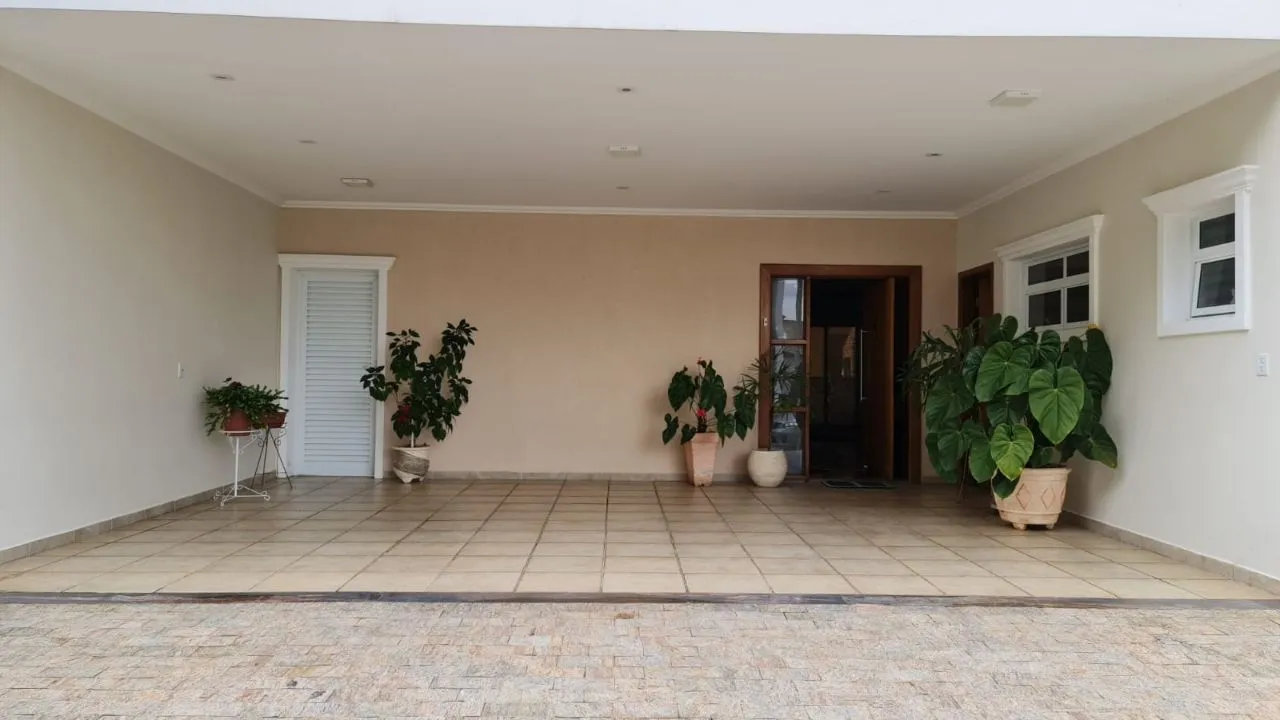 Imagem Sobrado à venda em condomínio Ibiti Royal