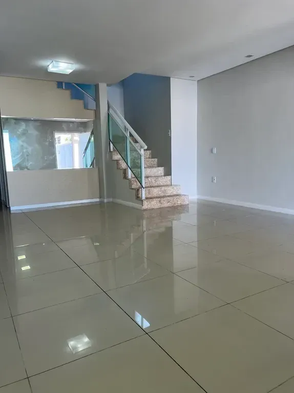 Imagem Casa com 4 Quartos à Venda, 140 m² em Sapiranga-Coité - Fortaleza