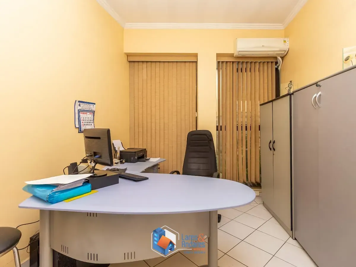 Imagem Casa comercial para venda em Liberdade, 700m²