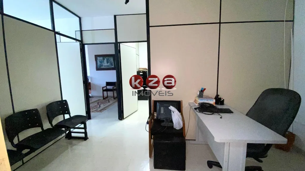 Imagem Sala Comercial na Av. Onze de Agosto, Valinhos-SP 3 Salas, 2 Banheiros, 1 Vaga de Garagem 80m² de Área
