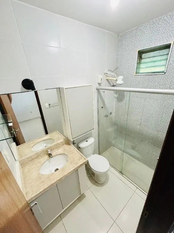Imagem Casa com 3 quartos em Ponta de Campina, a 300m da praia. Moderna, ventilada e pronta para morar em área valorizada.