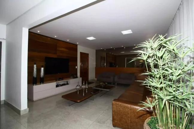 Imagem Área Privativa Reformada à Venda no Santo Antônio | 4 Quartos, Suíte.