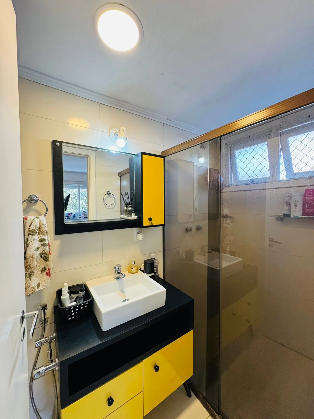 Imagem Apartamento Semimobiliado com 94,67 m² Privativos, 3 Dormitórios,