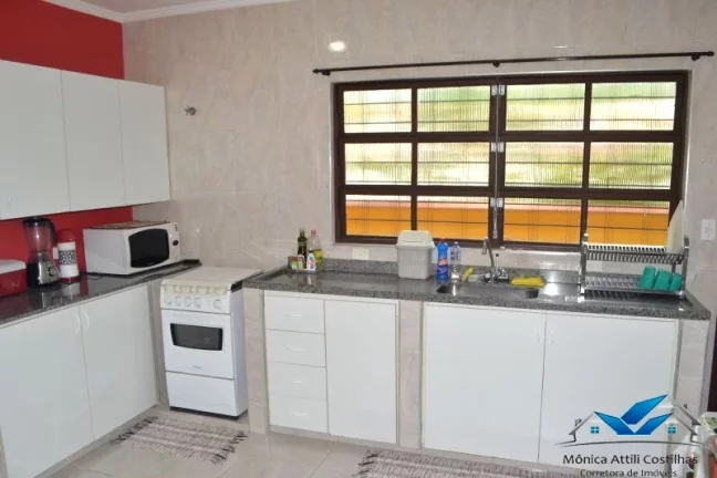 Imagem Casa Térrea com 4 Dormitórios - 200 m do mar da praia da Enseada, Ubatuba/|SP