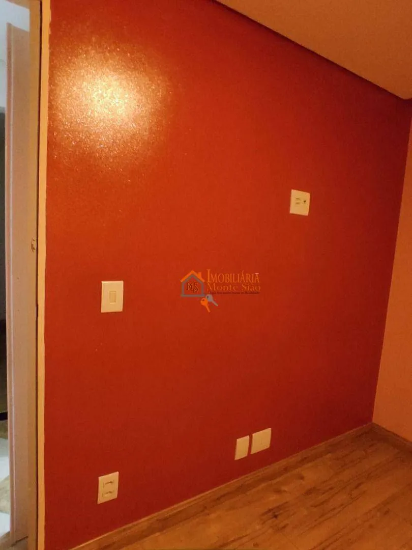 Imagem Apartamento com 2 dormitórios à venda, 44 m² por R$ 220.000,00 - Água Chata - Guarulhos/SP