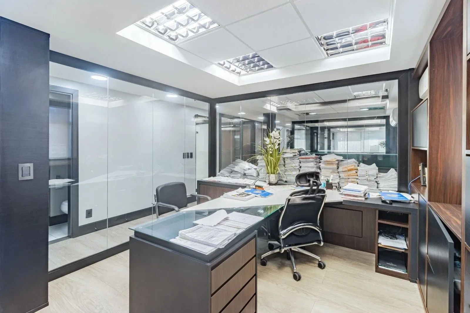 Imagem Sala/Conjunto Comercial com 4 vagas e 218m²