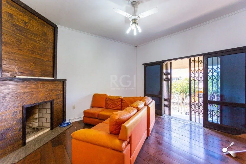 Imagem Casa para Venda - 500m², 3 dormitórios, sendo 3 suites, 4 vagas - Vila Ipiranga