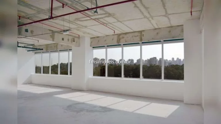 Imagem Conjunto comercial para locação em São Paulo - Chácara Santo Antônio: 2 banheiros, 4 vagas de garagem, 248,77m² de área!