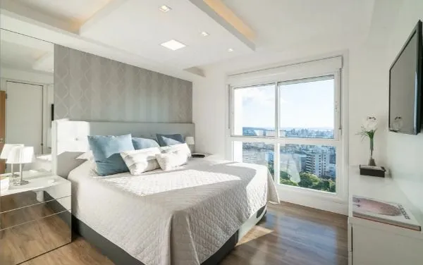 Imagem Vende-se amplo apartamento com 3 suítes, 126m² e 2 vagas - Petrópolis