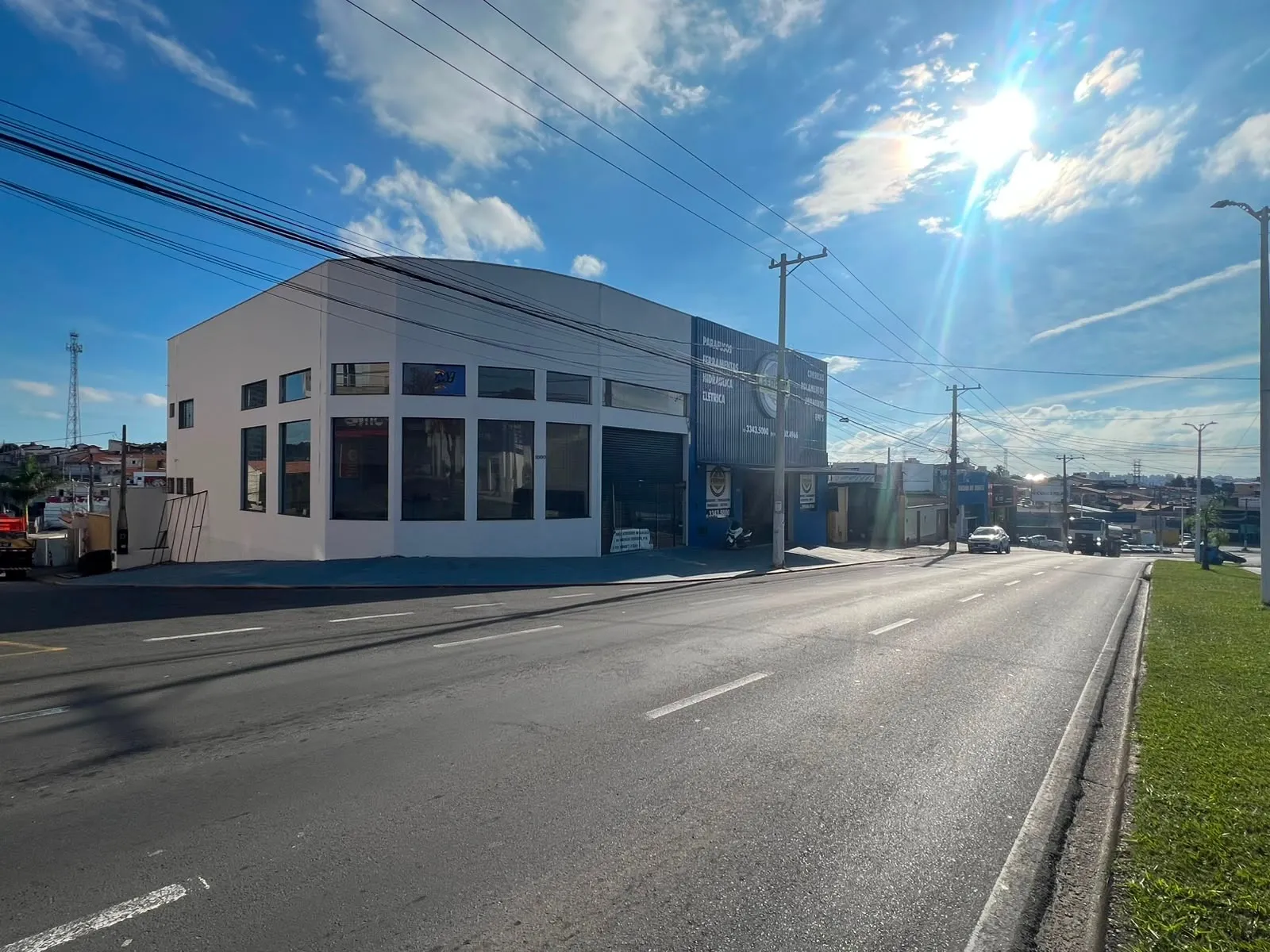 Foto do imóvel Galpão de esquina em avenida para Locação- Aluguel R$ 10.000,00 Votorantim. em JARDIM TOLEDO, VOTORANTIM - SP