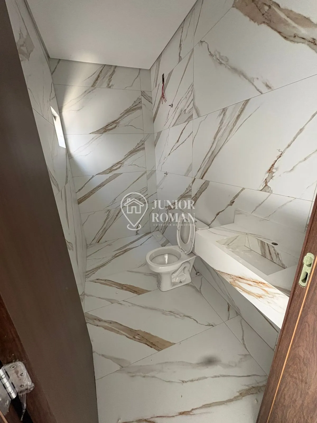 Imagem VENDO CASA 3 QUARTOS SENDO 1 SUITE COM CLOSET - VILA RICA BARREIRAS/BA
