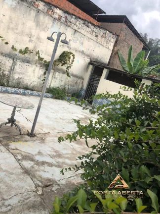 Imagem Casa de 3 Quartos, sendo 1 suite - Quitandinha - COD 13755