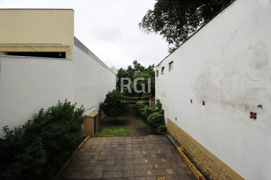 Imagem Casa para Venda - 280m², 3 dormitórios, 2 vagas - Petrópolis