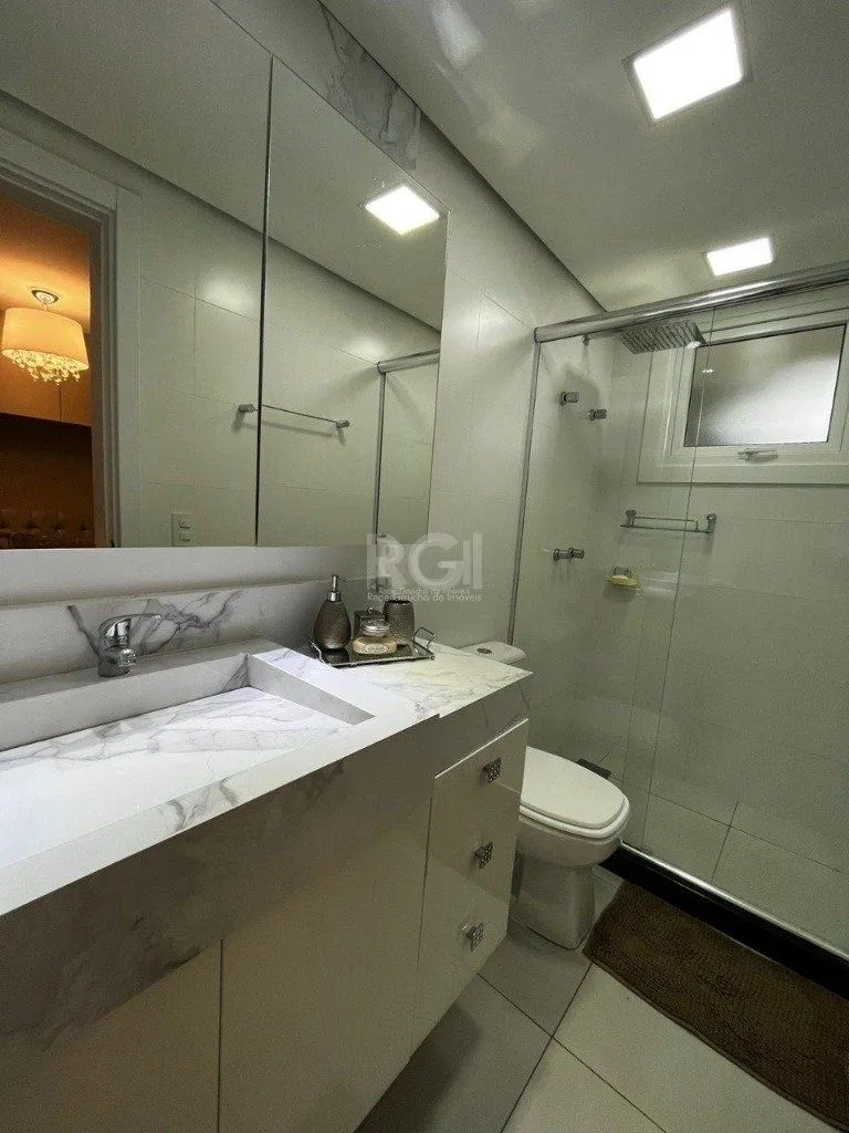 Imagem EXCELENTE APARTAMENTO COM 2 DORMITÓRIOS, 2 SUÍTES, 1 BANHEIRO E 2 VAGAS DE GARAGEM.
