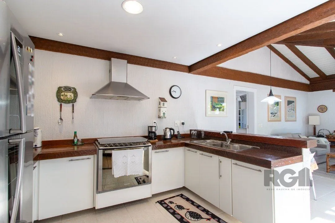 Imagem Casa para venda - 321m² - 4 suítes - Chapéu do Sol