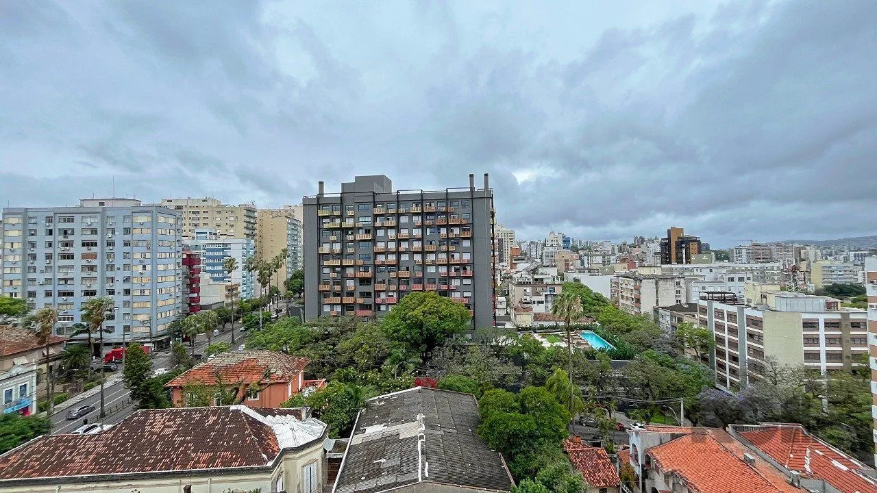 Imagem Cobertura de 1 dormitório com uma vaga de garagem no bairro Independência em Porto Alegre