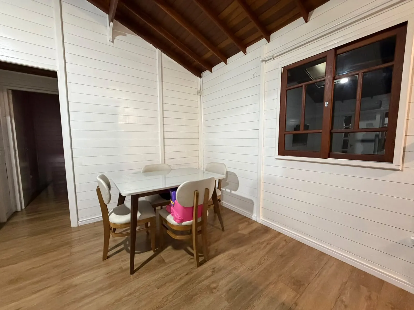 Imagem Casa à venda com 144m2 por R$ 650.000,00