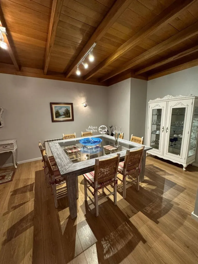 Imagem Vende-se apto no centro de Gramado- 4 Quartos- R$4.250.000,00