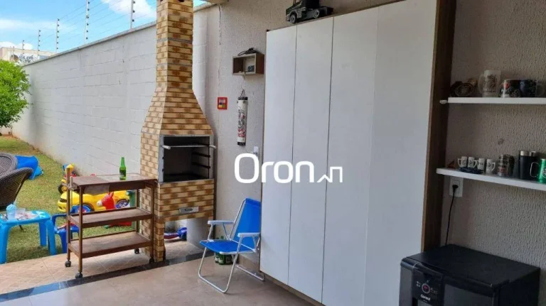 Imagem Sobrado à venda, 180 m² por R$ 850.000,00 - Vila Rosa - Goiânia/GO